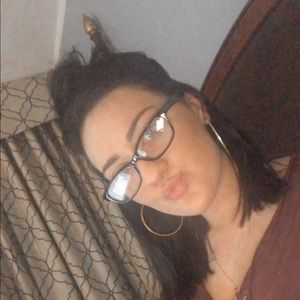 Meet your Posher, Kara